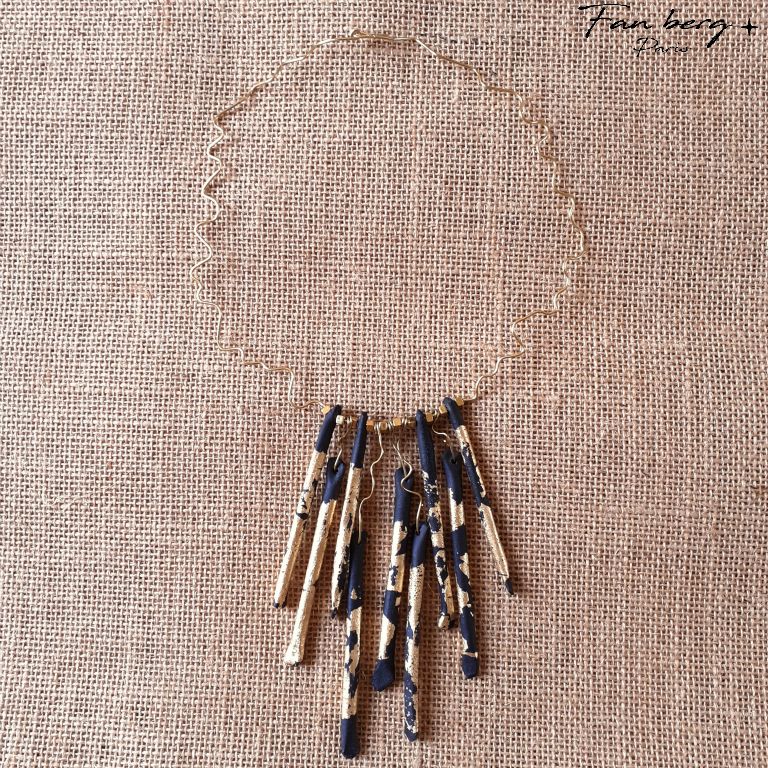 aiguillettes de grès noir anthracite / monture et perles intercalaires laiton massif - 46 cm